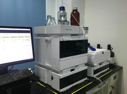 <p>液相色谱仪起火应选用下列哪种灭火器？（　）</p>