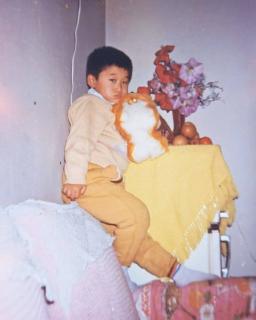 <p>图片中的人是</p>