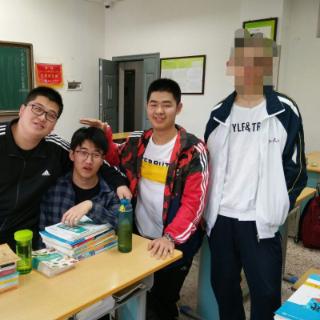 下图中被马赛克的人是？