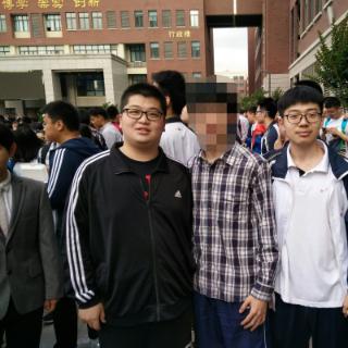 下图中被马赛克的人是？