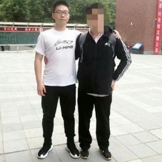 下图中被马赛克的人是？