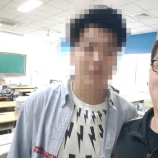 下图中被马赛克的人是？