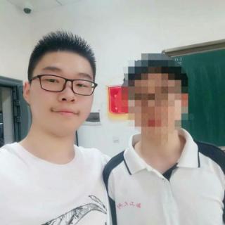 下图中被马赛克的人是？（下列选项中最强的人是？）