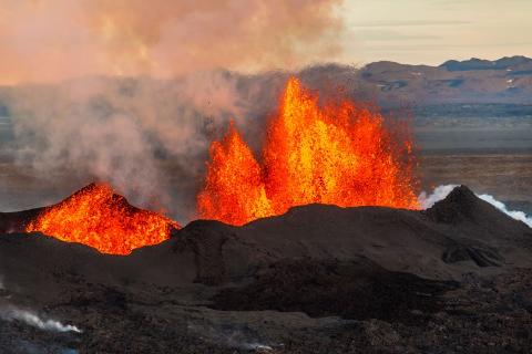 <p>the phenomenon shown in the picture is called:</p>