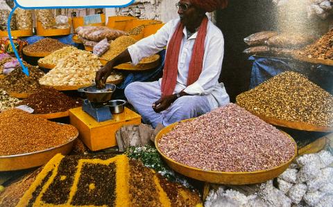 <p>People ____ at the market.</p>