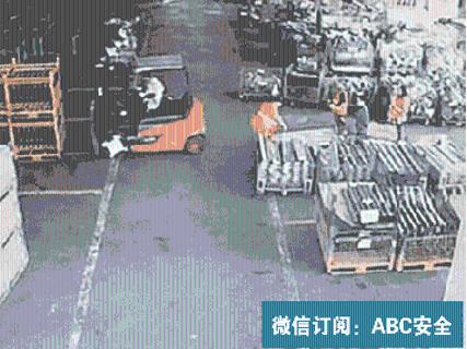 <p>图中有哪些违规</p>