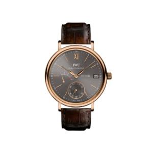 <p>IWC万国表何时首次推出柏涛菲诺手动上链八日动力储备腕表？</p>