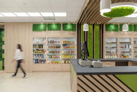 <p>Why is the store decor often green?</p>