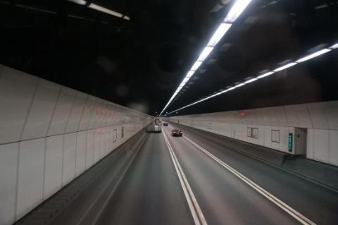 <p>香港有多少條過海隧道?How many cross-harbor tunnels are there in Hong Kong? </p>