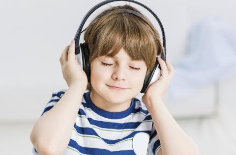 <p>他在干什么&#xff1f;</p>