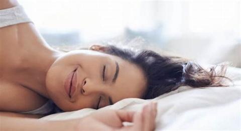 <p><strong>I hate waking up early, _______ I always set my alarm for 6 a.m.</strong></p>