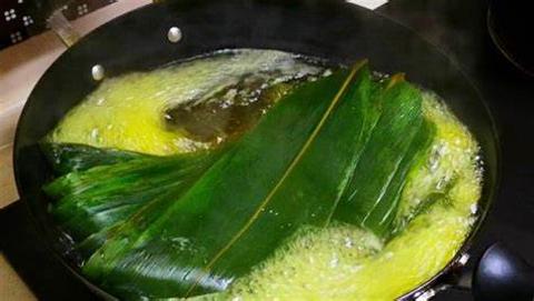 <p>________ the bamboo leaves.</p>