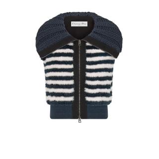 <p>这件作品使用了哪种工艺？</p>