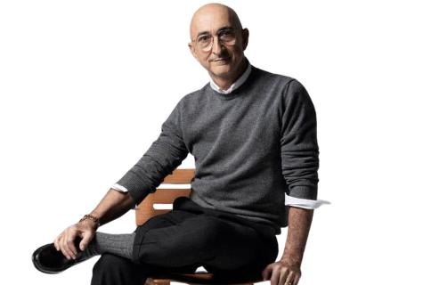 <p>PIERRE HARDY 在什么石材上开创性地首次使用到玫瑰型切割？</p>