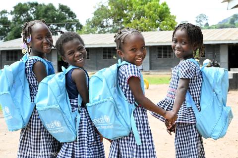 UNICEF爱心援助物资-课前互动