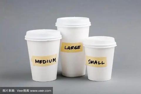<p>您要小杯、（  ）还是大杯？</p>