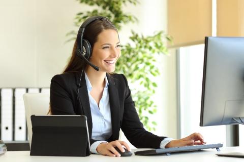 <p>Expedia TAAP客服电话及工作时间？</p>