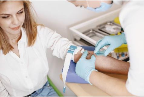 <p>Le médecin dit : “Vous devez faire une prise de sang.” Où allez-vous ?</p>