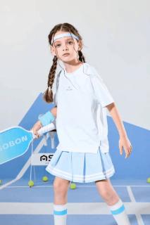<p>以上运动风格的服装适合的发饰是哪个</p>