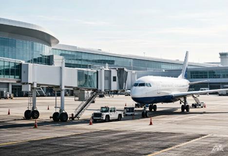 <p>The plane safely landed at the ...... </p>