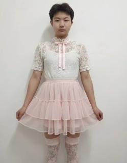 <p>下列代码中可以声明一个null类型数据的是（）</p>