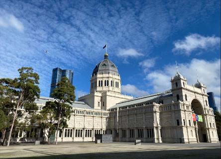 <p><strong>What activities do UOM students usually particice in the Royal Exhibition Building?</strong></p>