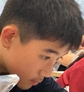 <p>他是傻逼吗</p>