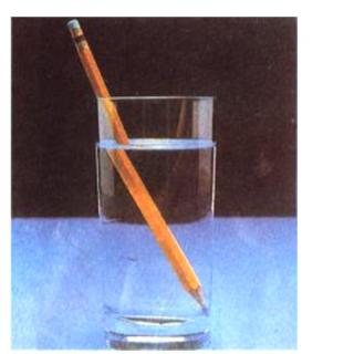 <span>如图所示，将一支铅笔放入水中，看起来铅笔发生了弯折.这是因为</span>
