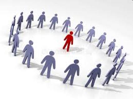 <p>The man in red has been (  ) by the crowd.</p>