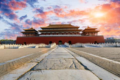 <p>莱州有一种著名石材，自古为皇家建筑所用，被称为“莱州玉”。它是？</p>