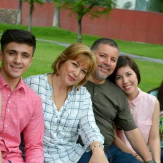 Son _____ en la familia