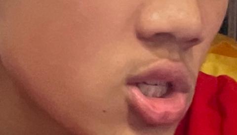 <p>这是谁的嘴巴</p>