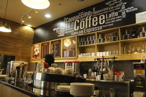 <p>Which famous author wrote in coffee shops such as the Elephant House in Edinburgh?</p>