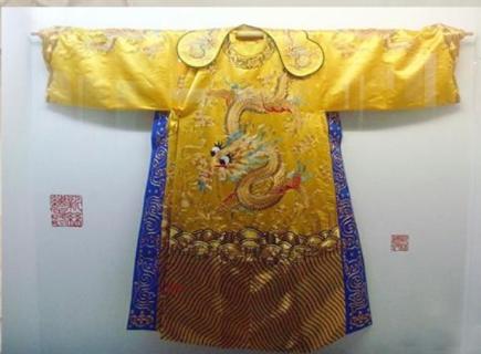 <p>Silk was traded for silver and gold.</p>