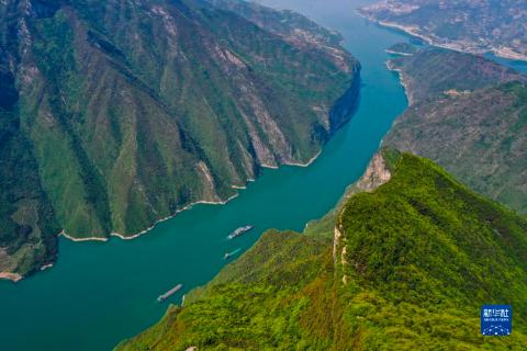 <p>The Yangtze River is the third longest river in the world. </p>