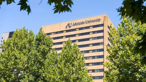 <p>请问以下关于阿德莱德大学描述正确的是 (可多选）</p>