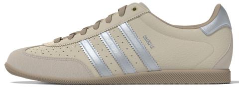 <p>2026年1月RHINESTONE系列的SUPERSTAR II W女鞋细节特点包括？</p>