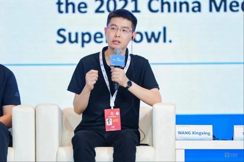 <p>民营企业家千千万万&#xff0c;能够有幸获得参会邀请的企业家当属凤毛麟角、出类拔萃。能走进顶级殿堂&#xff0c;和最高领导人面对面座谈交流&#xff0c;既是对他们过往成就的高度认可&#xff0c;也传递出鲜明的政策导向。而对于一个省区、一座城市来说&#xff0c;参会人员的多寡&#xff0c;则从侧面反映出其民营经济发展的实际水平。据统计&#xff0c;共有31位民营企业家参加了此次座谈会。浙江参加了几位&#xff1f;<span data-tex=""> </span></p>