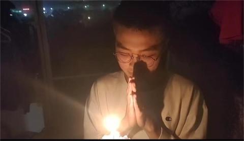 <p>图中是谁过生日？</p>