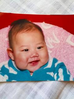 <p>图片中的人是</p>