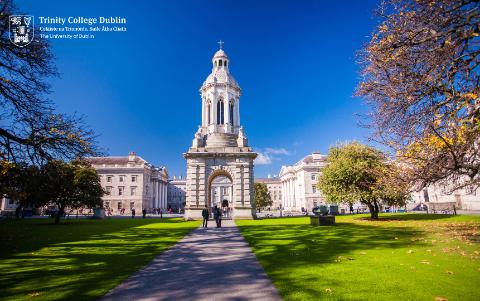 <p>爱尔兰都柏林圣三一大学建校于1592年，以下哪项不符合圣三一建校时期的校规？</p>