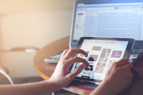 <p>In Digital Era(数字时代), it is important to _________ the <strong>authenticity</strong>(真实性) of the content we're reading.</p>