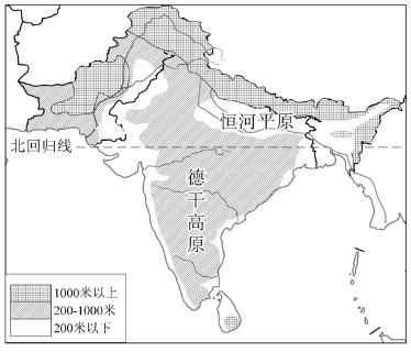 <p><strong>读南亚地形图&#xff0c;完成下面小题。</strong><span data-tex=""> </span>南亚的地形分布可大致表示为&#xff1f;</p>