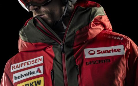 <p>以下关于衣服上的贴标代表含义，描述正确的是？</p>