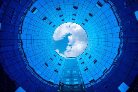 <p>盂肱关节最容易<span data-tex=""> </span>往前下方脱位<span data-tex=""> </span>。</p>