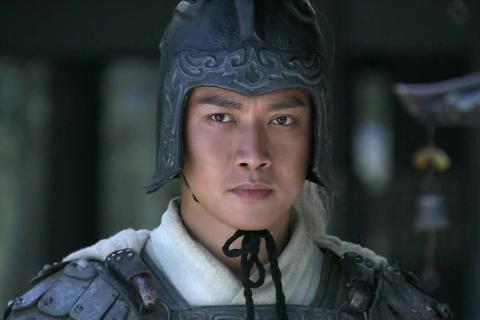 <p>谁在长坂坡单骑救阿斗？</p>